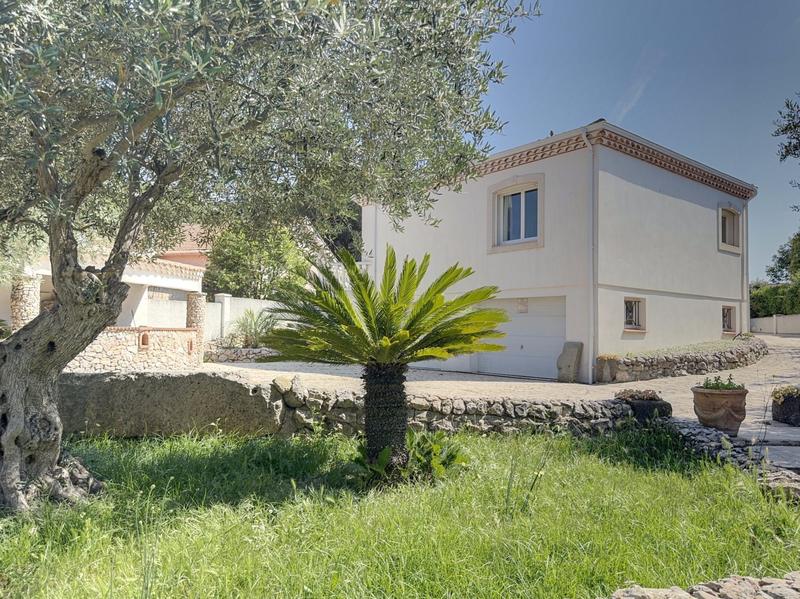 Maison - 244 m² - 8 pièces