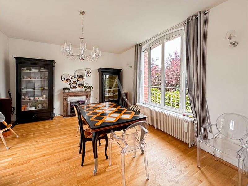 Maison - 193 m² - 6 pièces