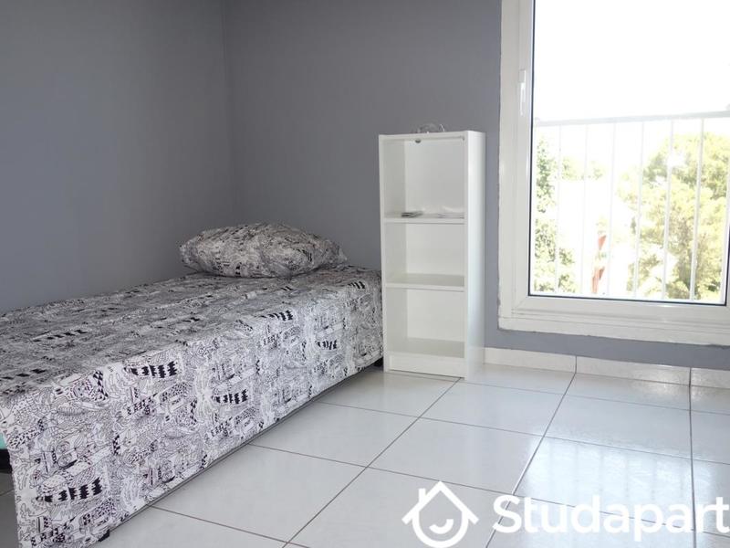 Chambre - 11 m² - 1 pièce