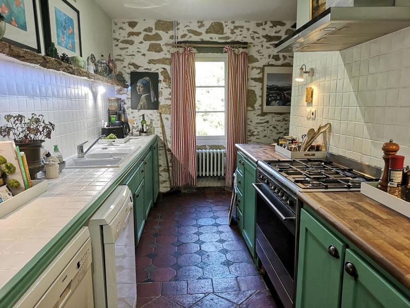 Propriété - 470 m² - 16 pièces