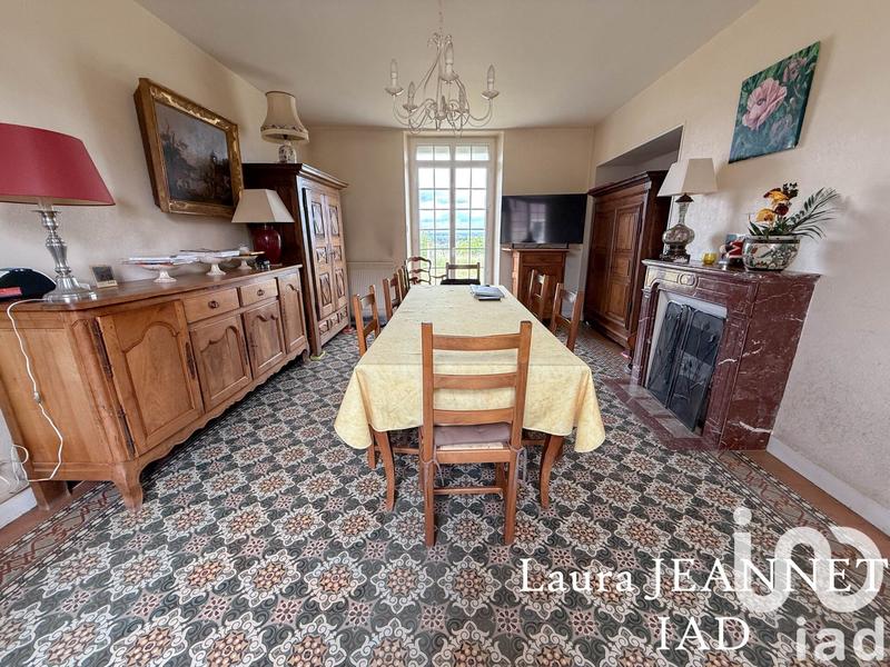 Maison - 228 m² - 8 pièces