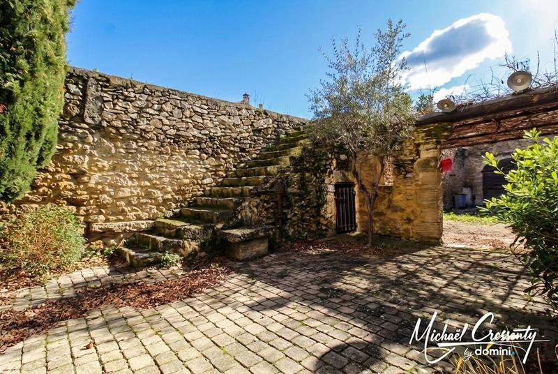 Maison - 180 m² - 7 pièces