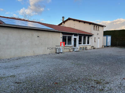 Maison - 220 m² - 11 pièces