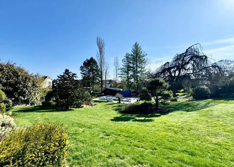 Villa - 357 m² - 9 pièces