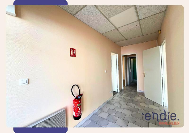 Local d'activités - 95 m² - 6 pièces