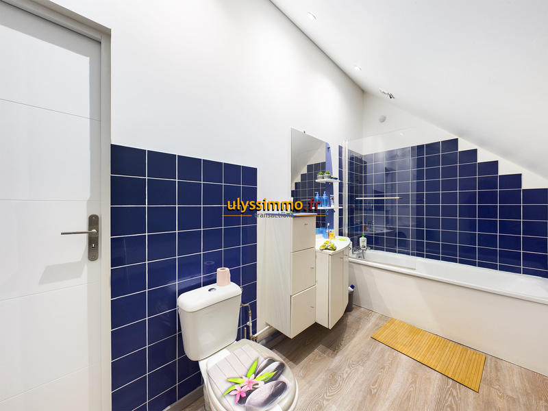 Maison - 214 m² - 9 pièces