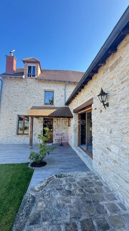 Propriété - 230 m² - 7 pièces