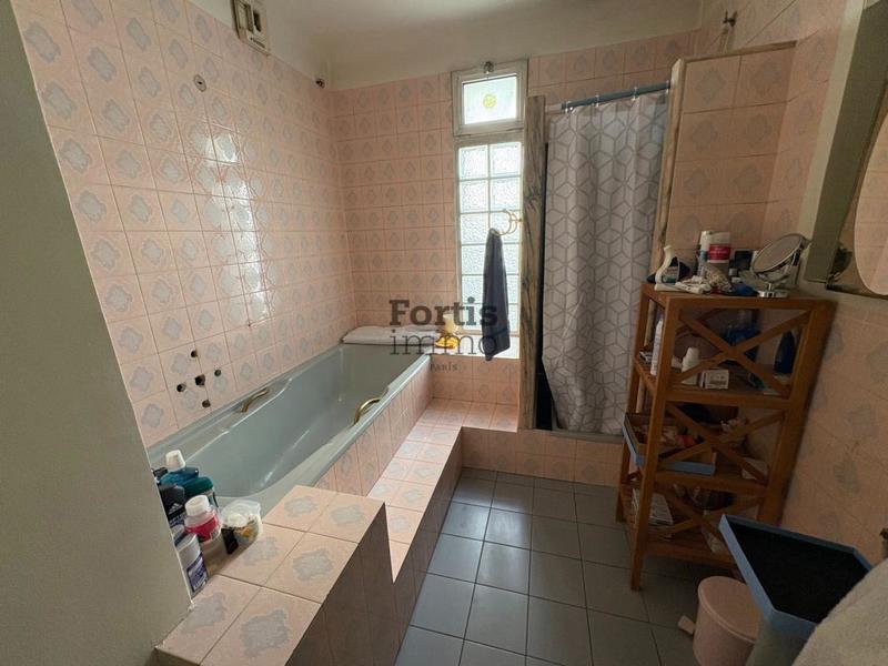 Maison - 265 m² - 8 pièces