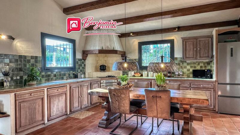 Villa - 145 m² - 6 pièces