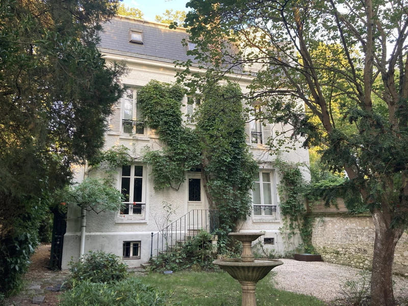 Maison - 220 m² - 11 pièces