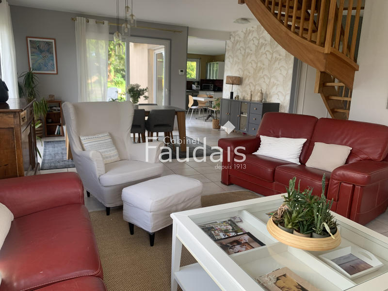 Maison - 142 m² - 6 pièces