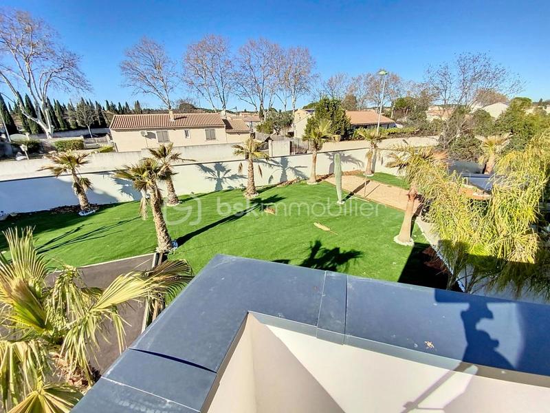 Villa - 245 m² - 6 pièces