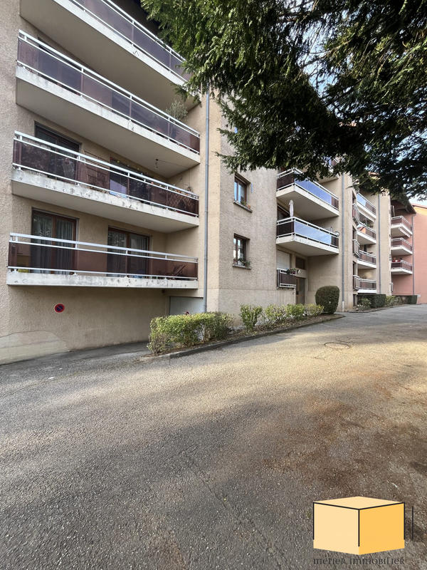 Appartement - 79 m² - 4 pièces