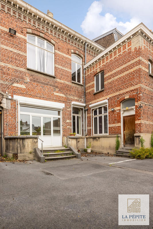 Immeuble - 334 m² - 1 pièce