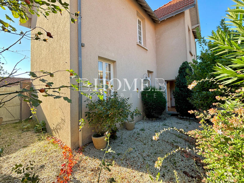 Maison - 104 m² - 5 pièces