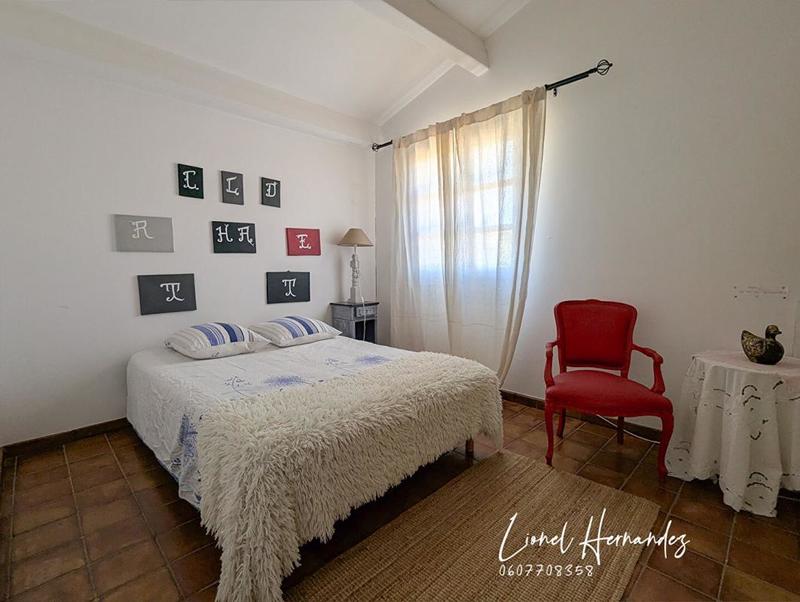 Maison - 295 m² - 10 pièces