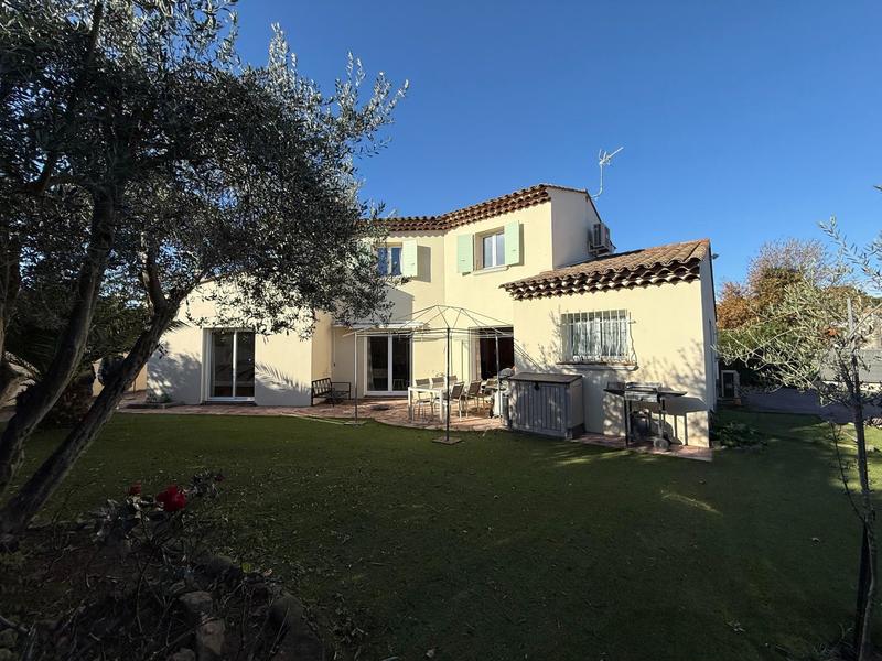 Maison - 170 m² - 6 pièces