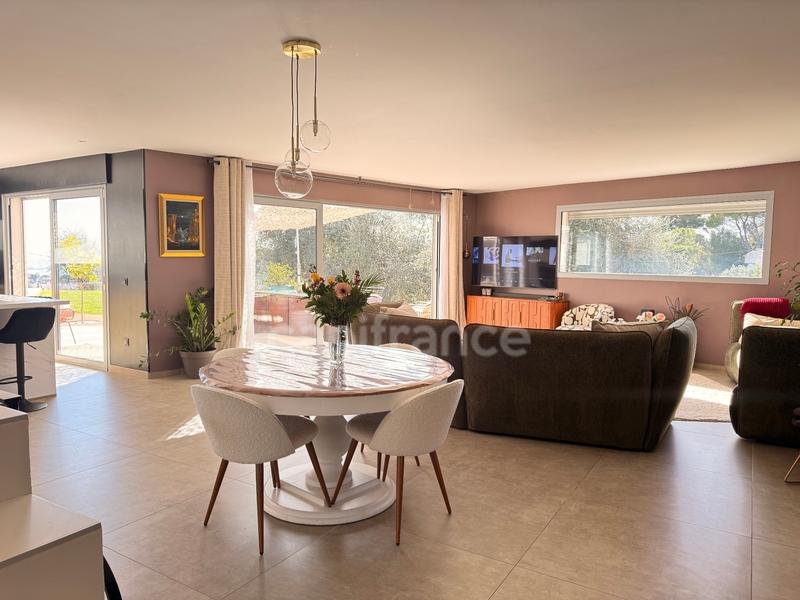 Villa - 180 m² - 6 pièces