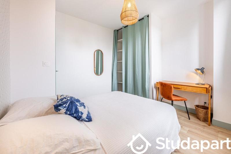 Chambre - 12 m² - 1 pièce