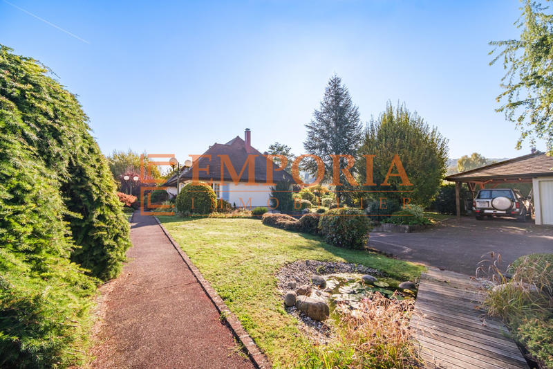 Maison - 348 m² - 7 pièces