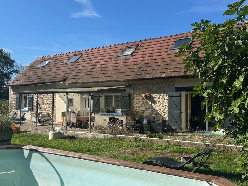 Maison en pierre - 150 m² - 5 pièces