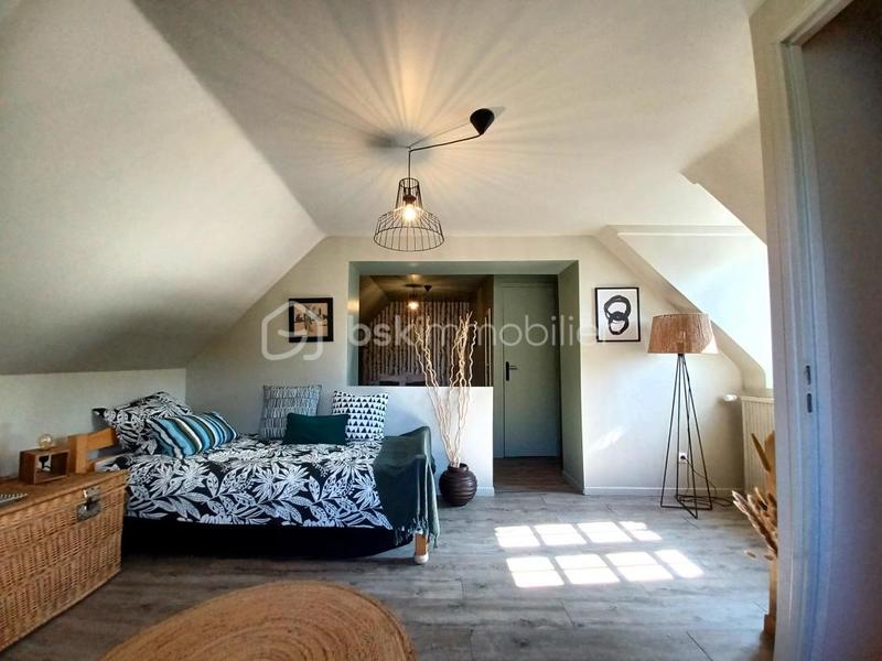 Maison - 250 m² - 10 pièces