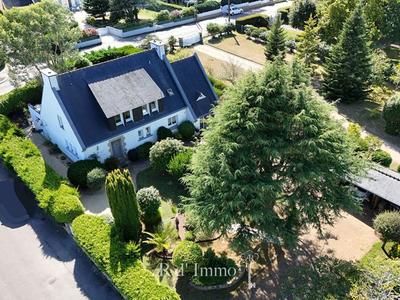 Propriété - 230 m² - 10 pièces