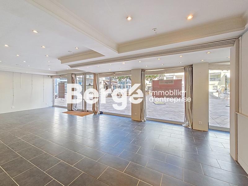 Local commercial - 82 m²