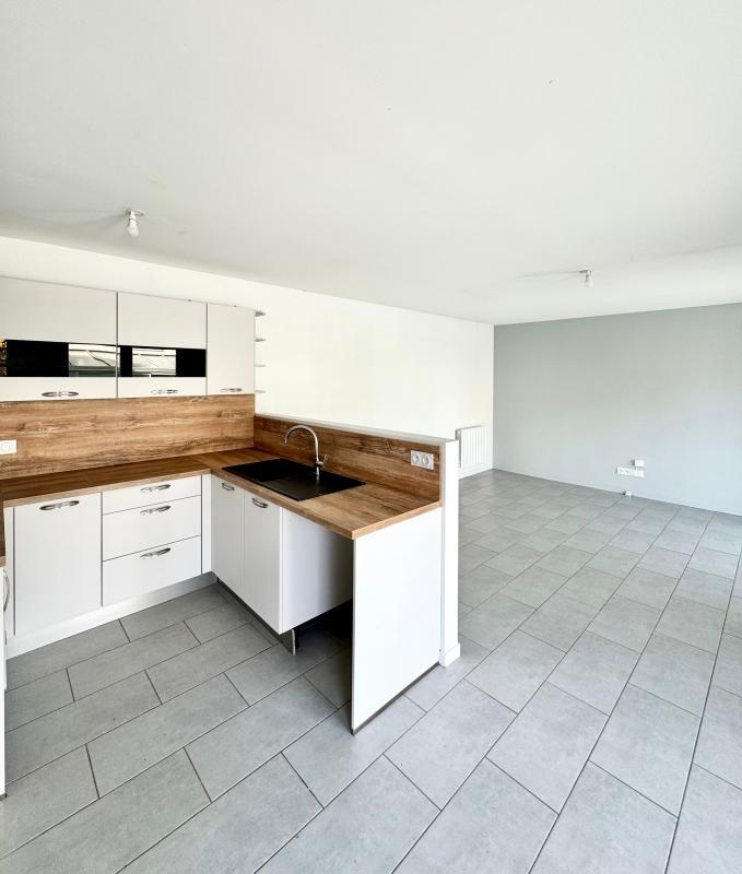 Maison - 93 m² - 4 pièces