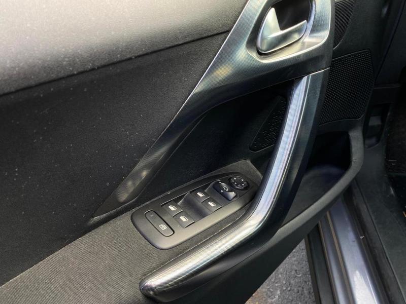 Peugeot 2008 1.6 Bluehdi 100cv Carplay/Radars Ar/Roue de Secours/Gps