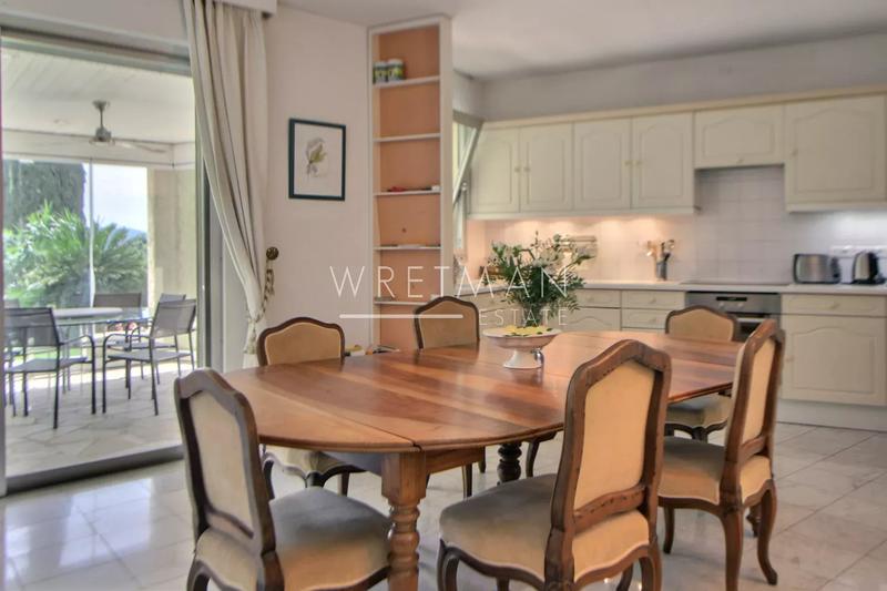 Villa - 219 m² - 5 pièces