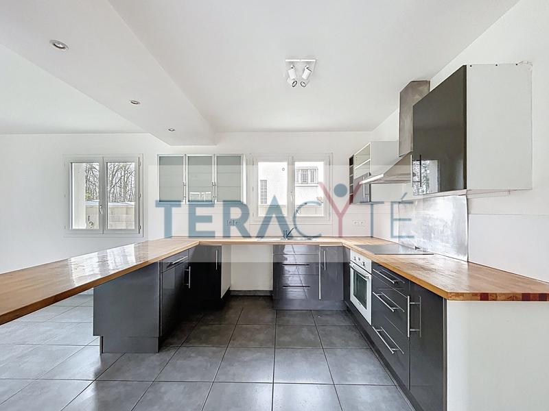 Maison - 99 m² - 4 pièces