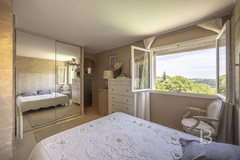 Maison - 312 m² - 7 pièces