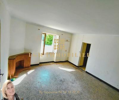 Maison - 300 m² - 7 pièces