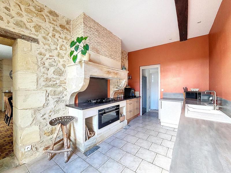 Maison - 215 m² - 8 pièces