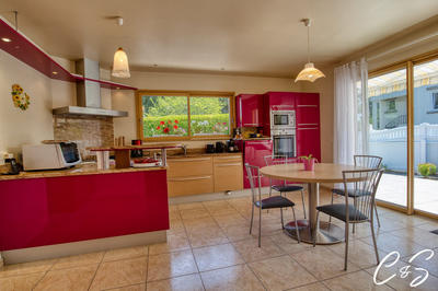 Maison - 215 m² - 6 pièces