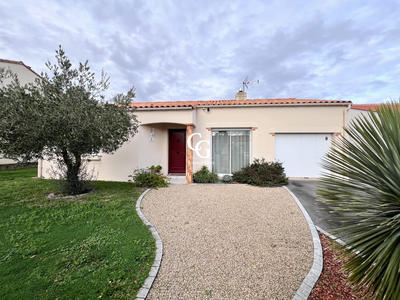 Maison - 93 m² - 4 pièces