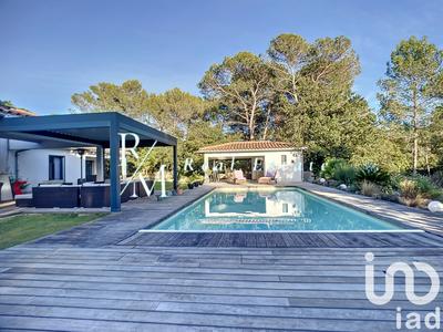 Maison - 265 m² - 10 pièces