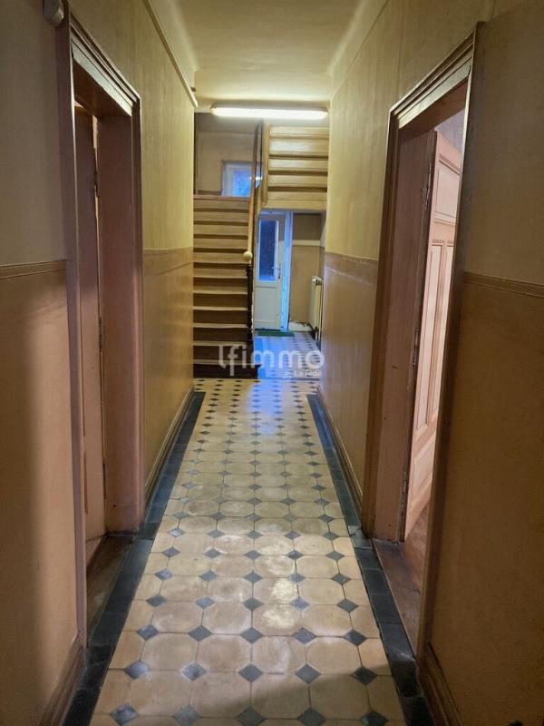 Maison - 288 m² - 9 pièces