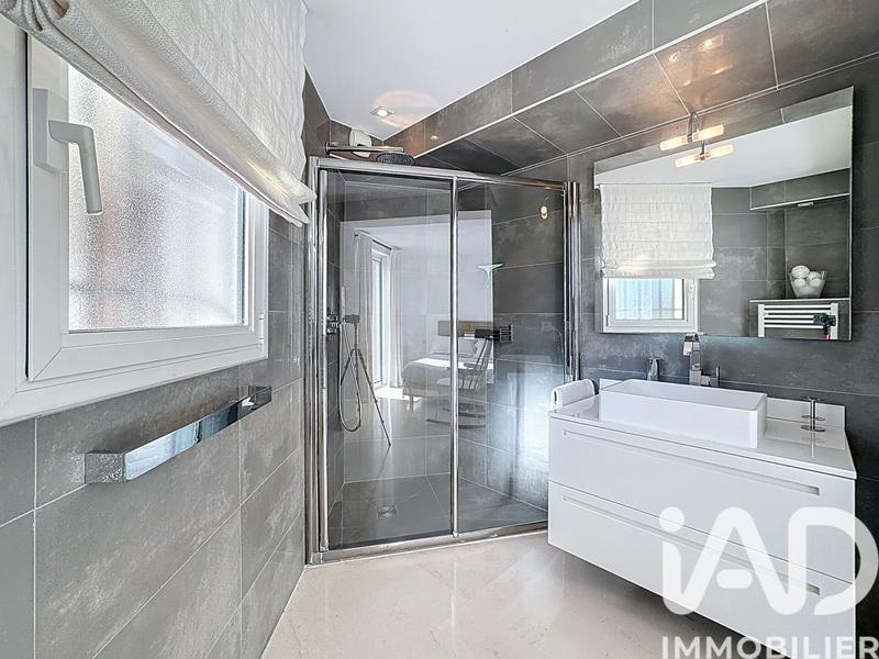 Maison - 295 m² - 7 pièces