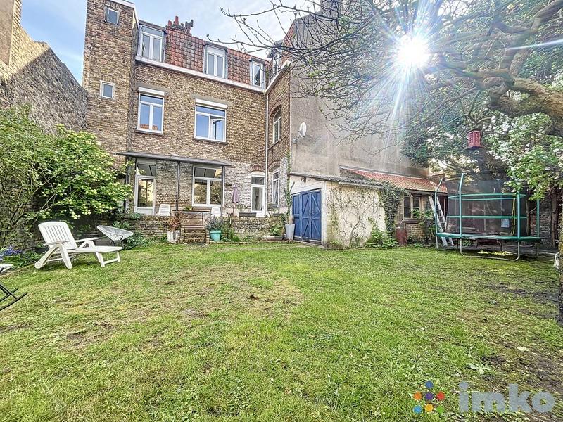 Maison - 215 m² - 7 pièces