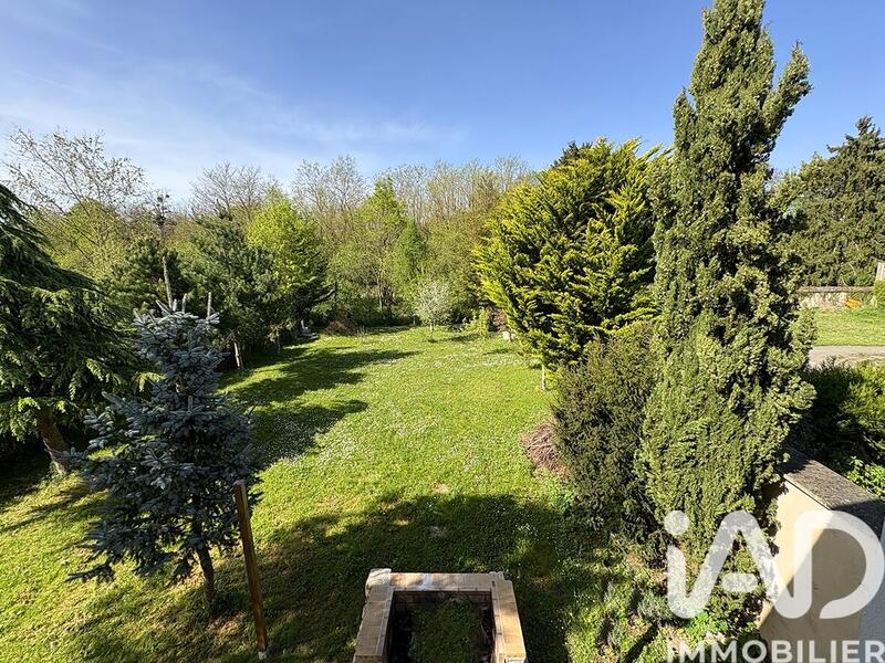 Maison - 240 m² - 9 pièces