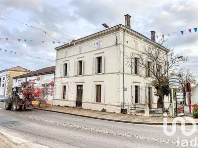 Maison de village - 240 m² - 17 pièces