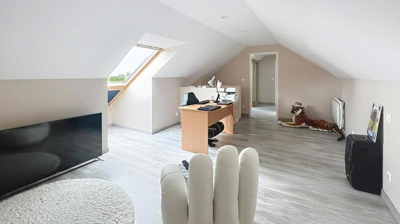 Maison - 210 m² - 7 pièces