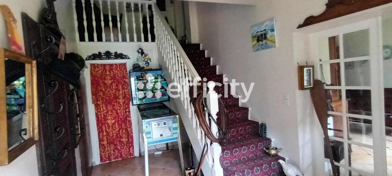 Maison - 428 m² - 13 pièces