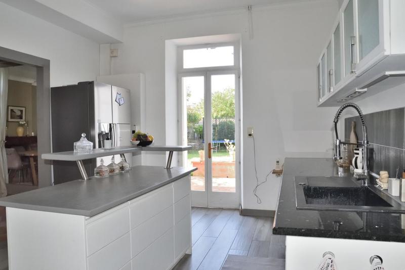 Maison bourgeoise - 250 m² - 6 pièces