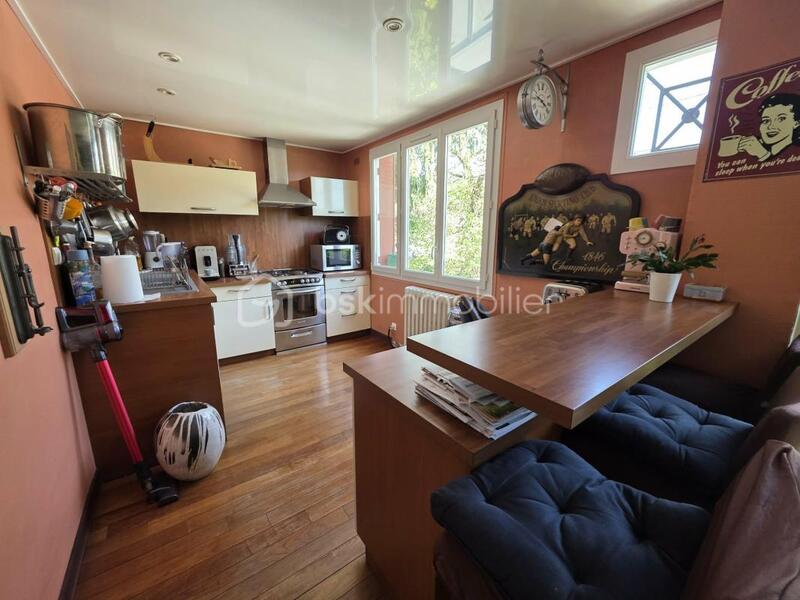 Maison - 147 m² - 9 pièces