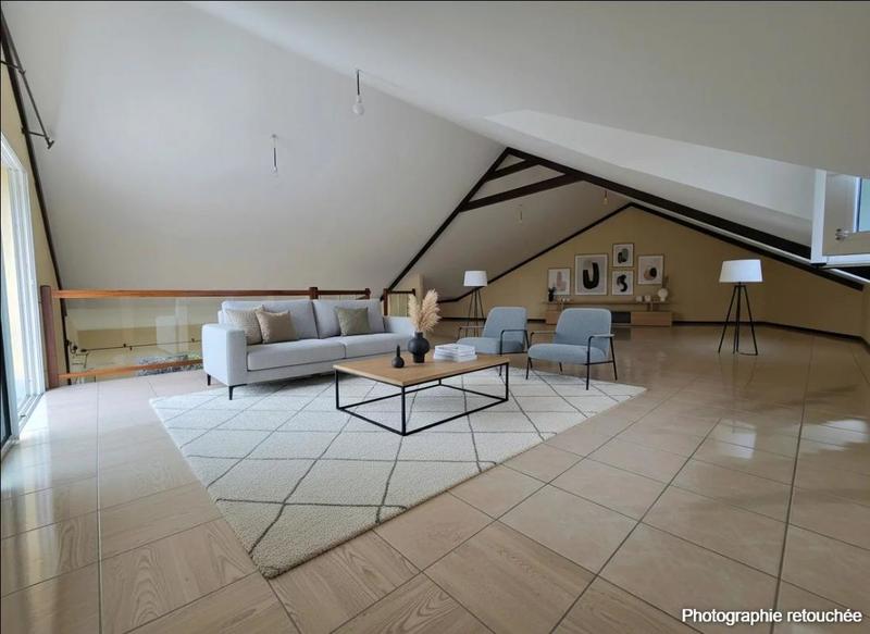 Maison - 206 m² - 4 pièces