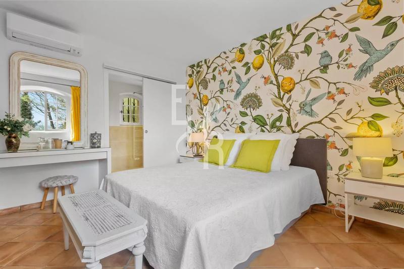 Villa - 205 m² - 5 pièces