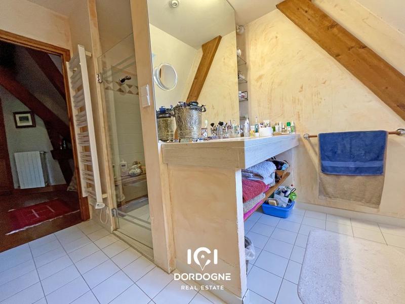 Propriété - 340 m² - 8 pièces